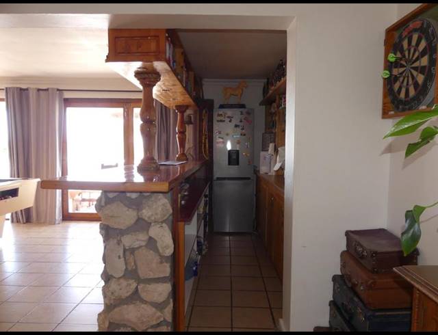 4 BEDROOM HOUSE FOR SALE IN SANDY POINT